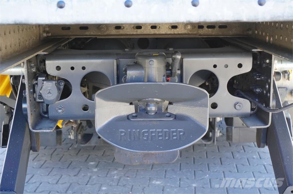 Mercedes-Benz Actros 2548 / 6×2 Temperature controlled trucks