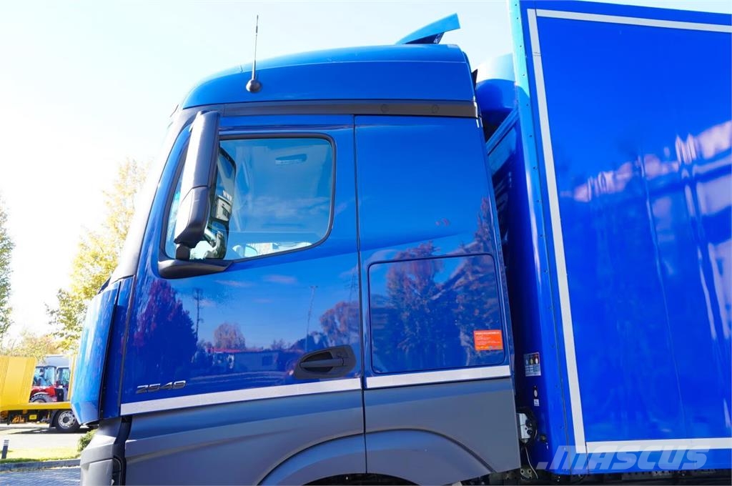 Mercedes-Benz Actros 2548 / 6×2 Temperature controlled trucks