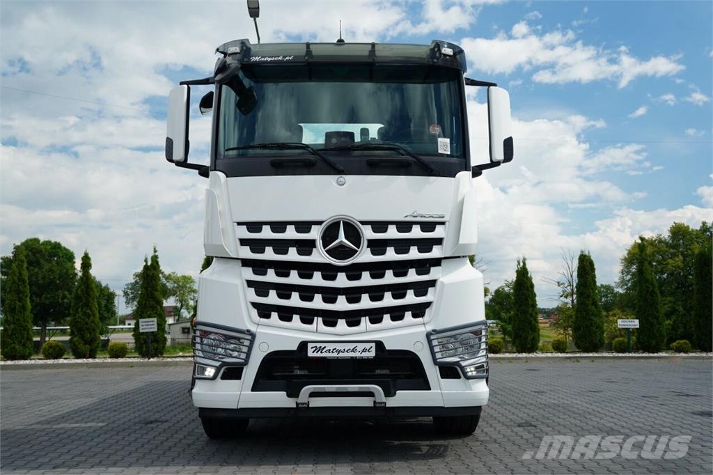 Mercedes-Benz AROCS 2658 Camion benne