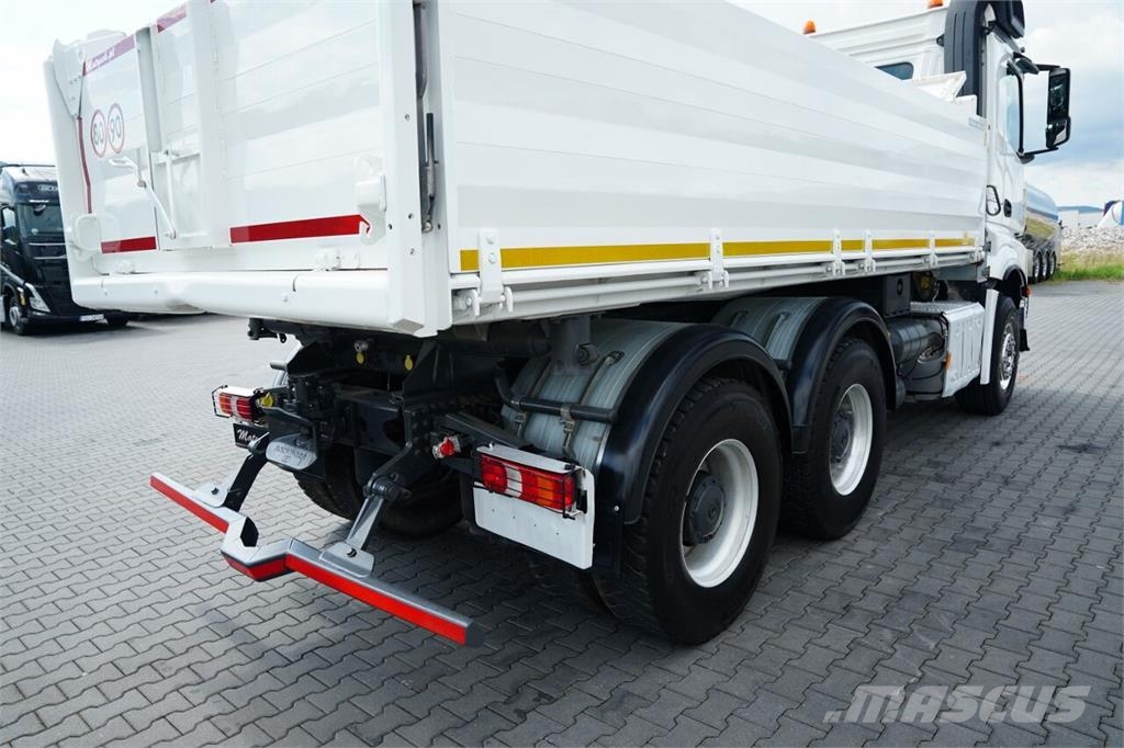 Mercedes-Benz AROCS 2658 Camion benne