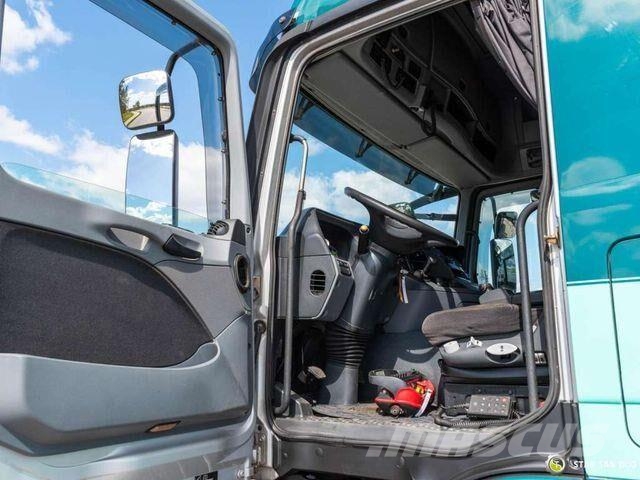 Mercedes-Benz ACTROS 3258 8x4 Palfinger PK 72002 Crane 平板栏板货车