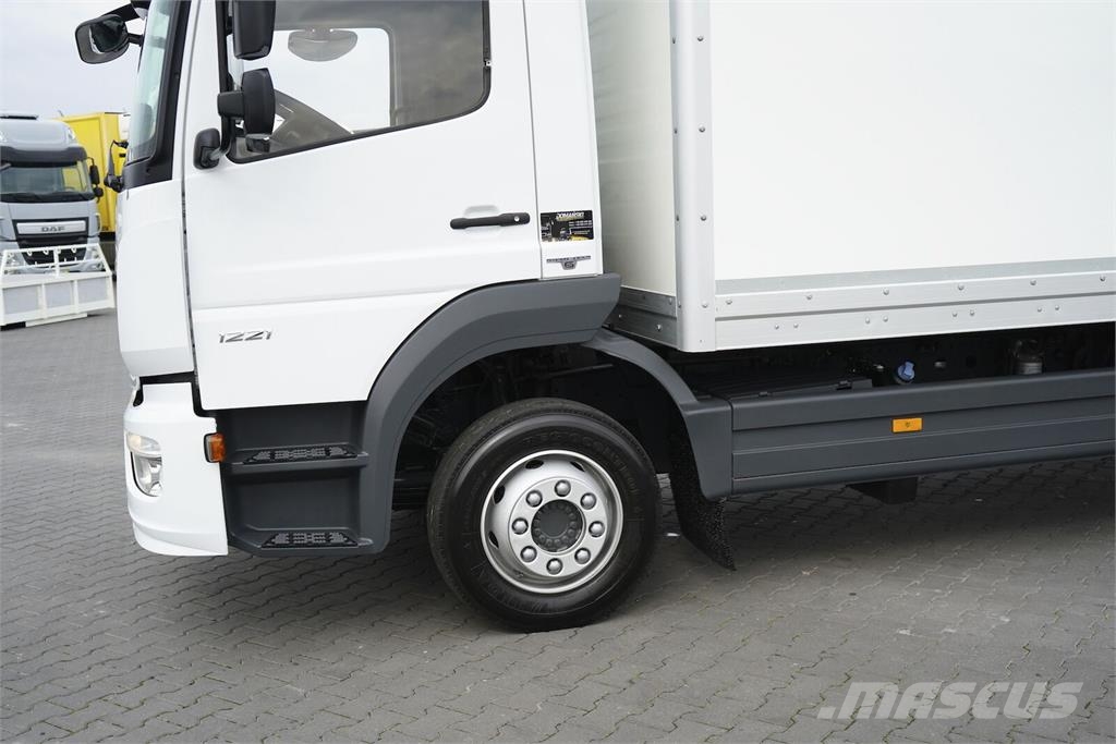 Mercedes-Benz ATEGO / 1221 / ACC / EURO 6 / KONTENER + WINDA / 1 Camion Fourgon