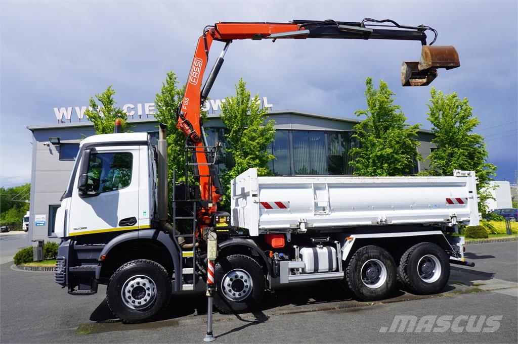 Mercedes-Benz Arocs 3236 8×4 / 90 tho. km / Fassi F155A.0.22 / r Bañeras basculantes usadas