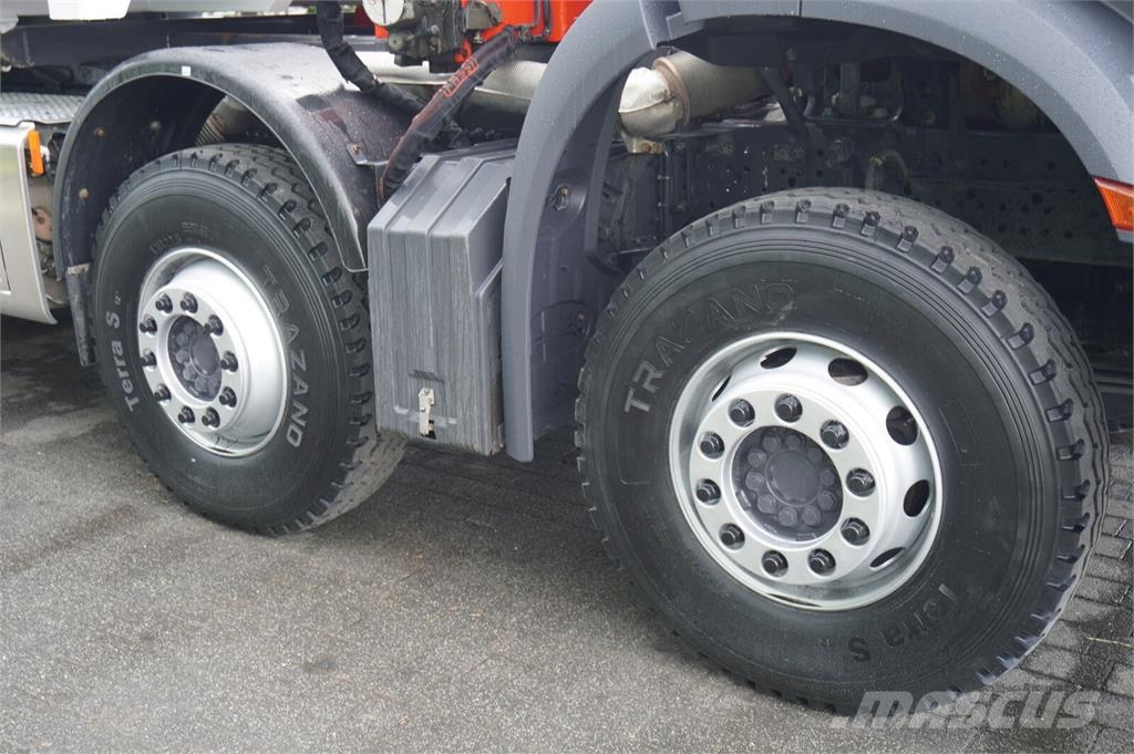Mercedes-Benz Arocs 3236 8×4 / 90 tho. km / Fassi F155A.0.22 / r Bañeras basculantes usadas