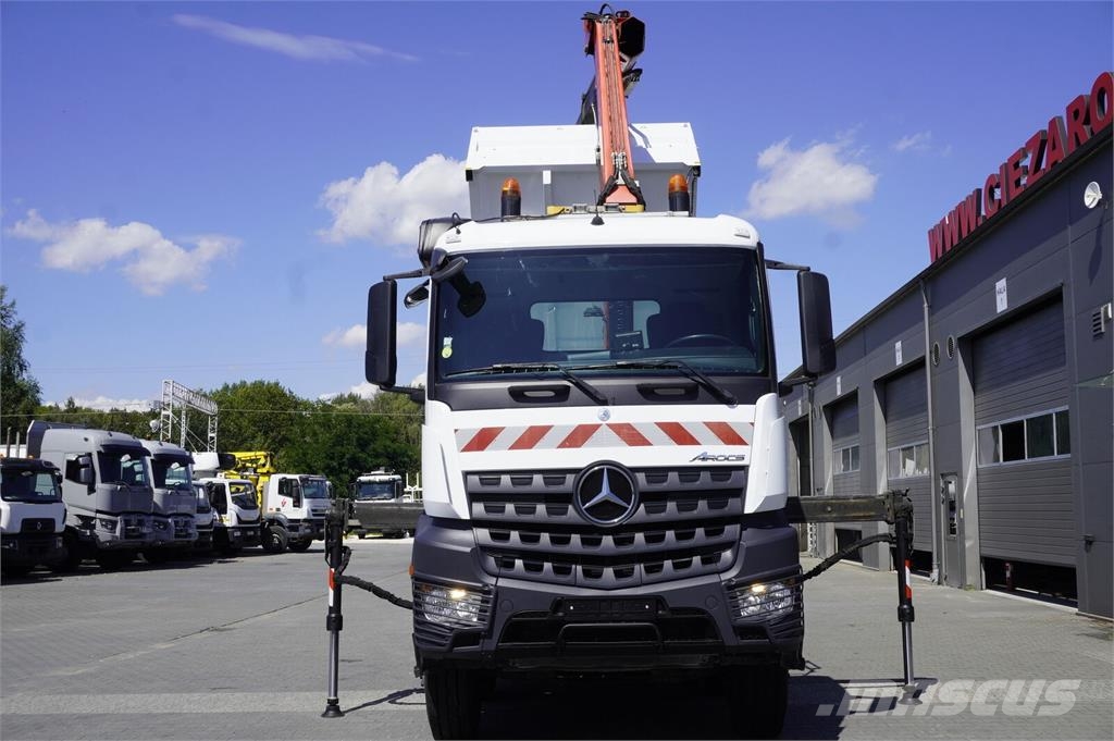 Mercedes-Benz Arocs 3236 8×4 / Crane Fassi F155A.0.22 / remote c Bañeras basculantes usadas