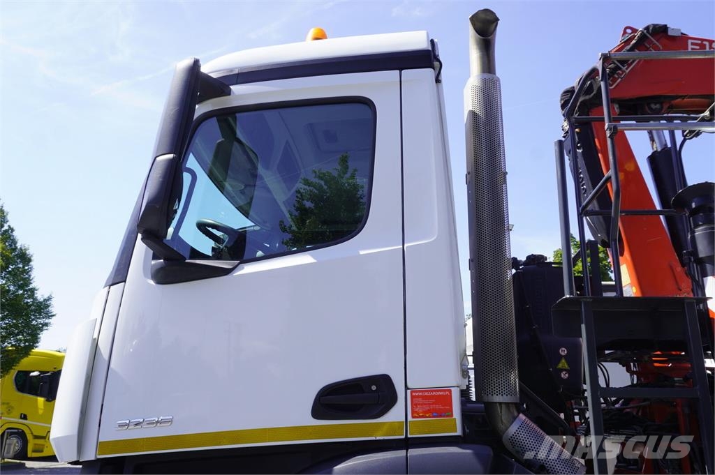 Mercedes-Benz Arocs 3236 8×4 / Crane Fassi F155A.0.22 / remote c Bañeras basculantes usadas