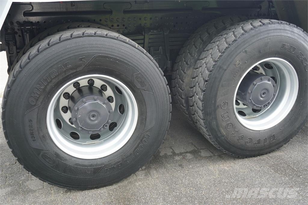 Mercedes-Benz Arocs 3236 8×4 / 90 tho. km / Fassi F155A.0.22 / r Bañeras basculantes usadas