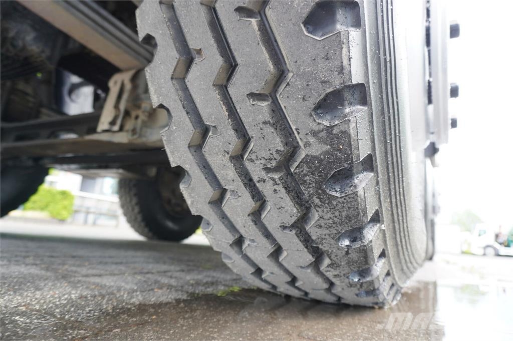 Mercedes-Benz Arocs 3236 8×4 / 90 tho. km / Fassi F155A.0.22 / r Bañeras basculantes usadas