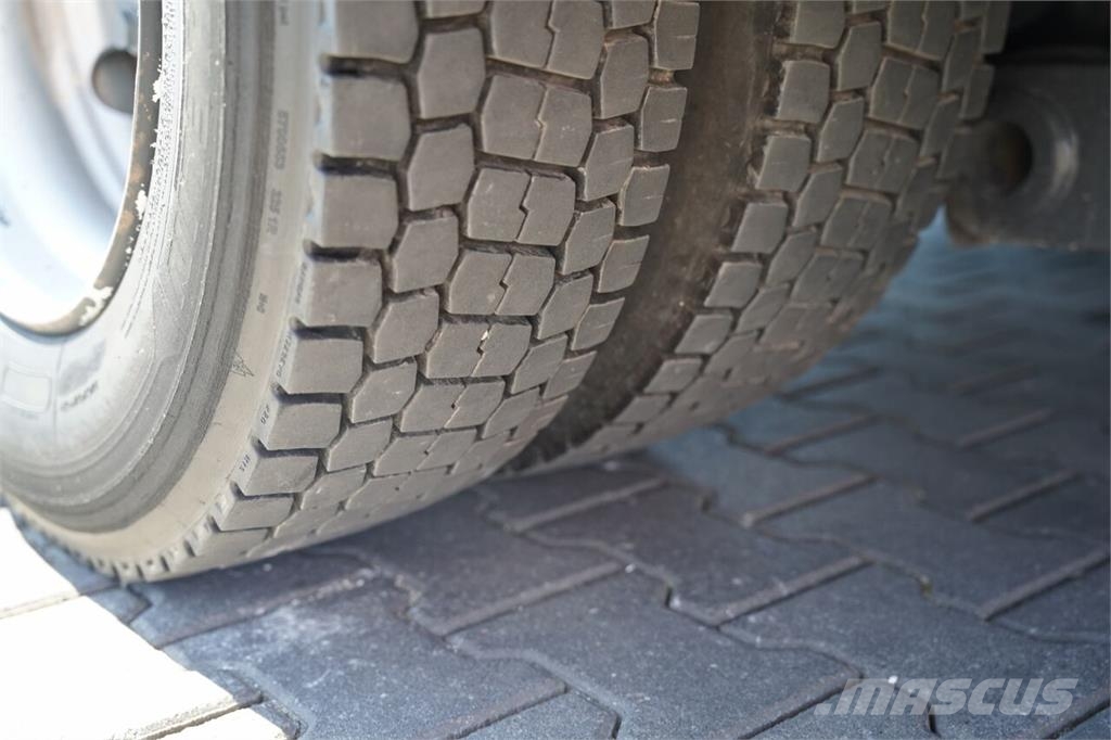 Mercedes-Benz ATEGO 1221 Camion Fourgon