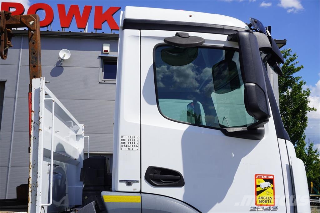 Mercedes-Benz Arocs 2643 6x4 / HIAB X-Hiduo 228 E-4 crane / remo Kraner på larvebånd
