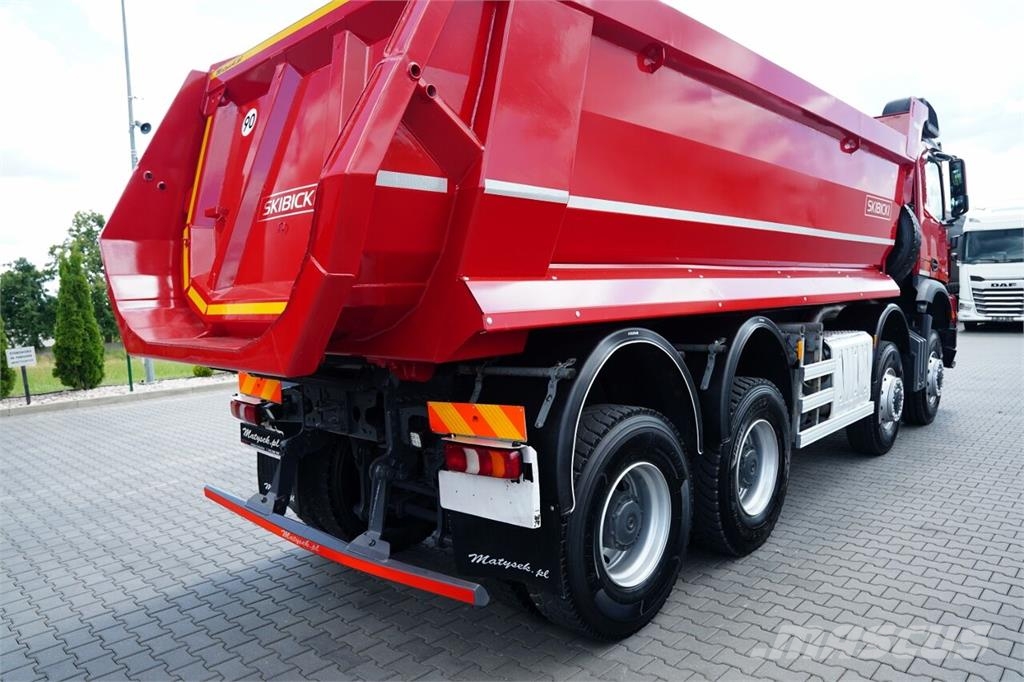 Mercedes-Benz AROCS 4145 / 8x8 / WYWROTKA TYLNOZSYPOWA / SKIBICK Kiperi kamioni