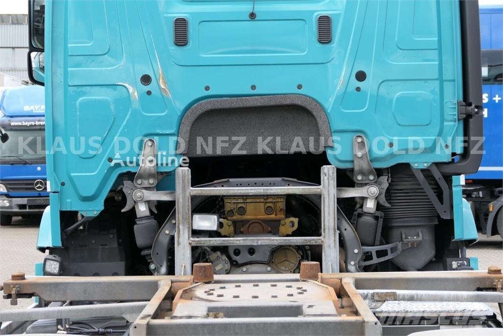Mercedes-Benz Actros 1840 BDF Container Truck / 2 XL Fuel Tanks  Chasís