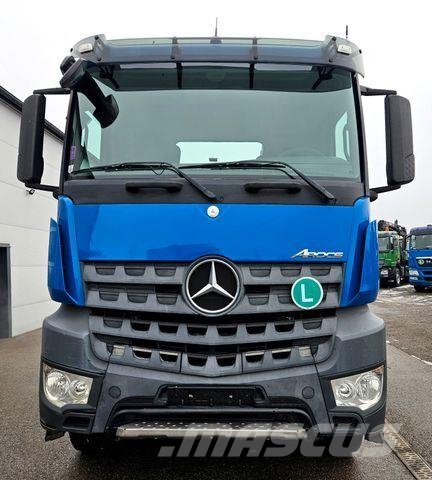 Mercedes-Benz AROCS 3336 Camiones portacubetas