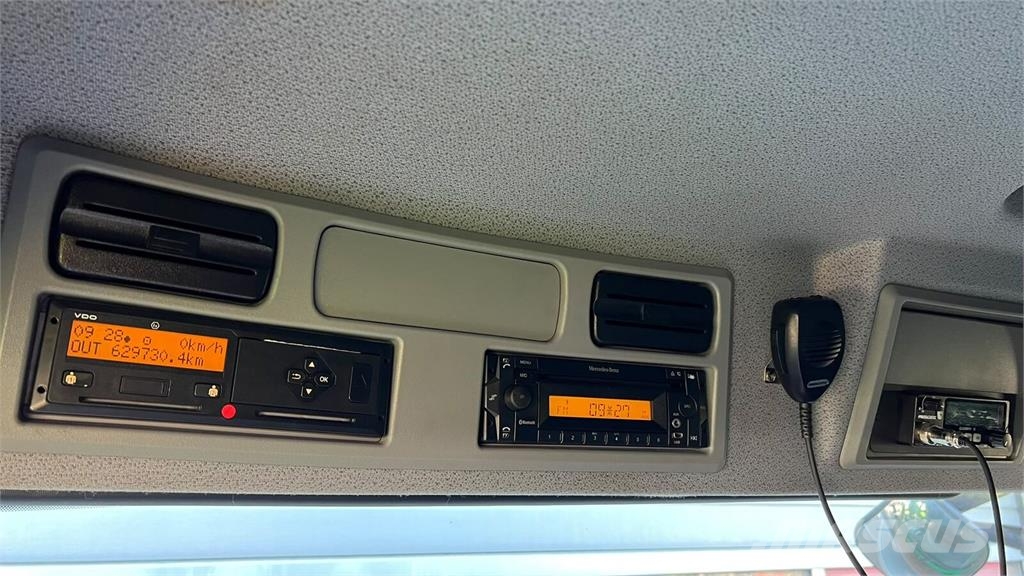 Mercedes-Benz ATEGO 1218 CONTAINER LIFT 1500 kg Camion Fourgon