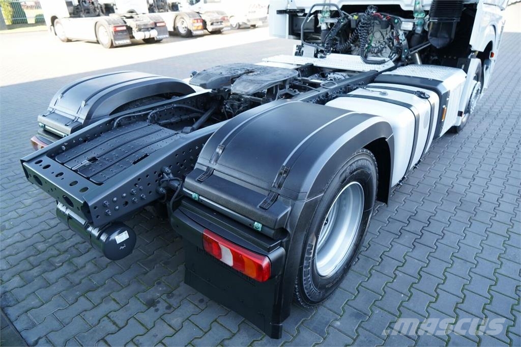 Mercedes-Benz ACTROS 18 48 / MP5 / GIGA SPACE / RETARDER / SALON وحدات الجر