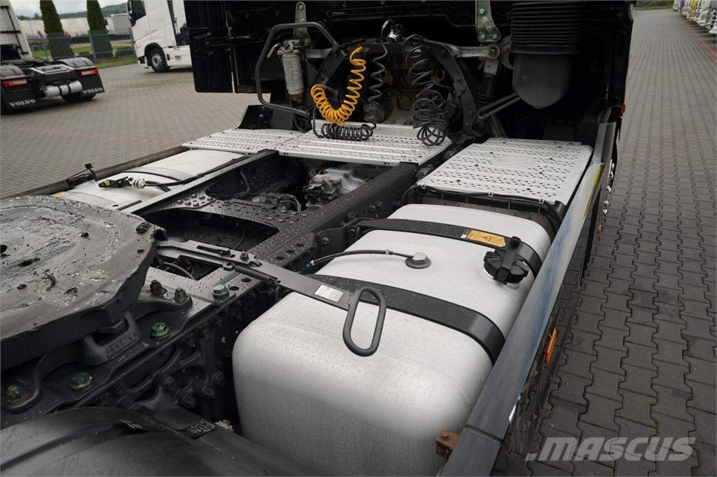 Mercedes-Benz ACTROS 1848 / GIGA SPACE / EURO 6 وحدات الجر