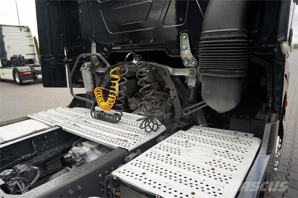 Mercedes-Benz ACTROS 1848 / GIGA SPACE / EURO 6 وحدات الجر
