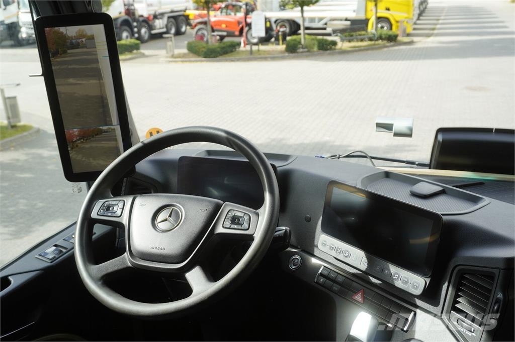 Mercedes-Benz Actros 2546 MP5 / Hagemann 18 EPAL refrigerator /  Temperature controlled trucks