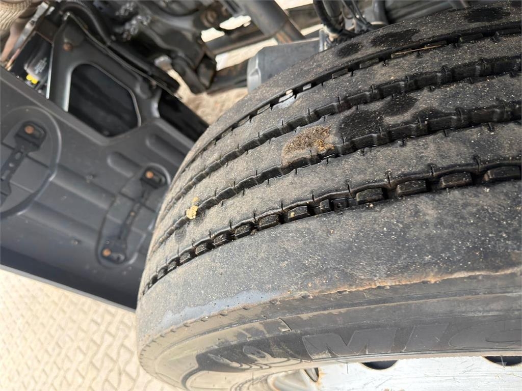 Mercedes-Benz AROCS 1835 Lastbiler med tip