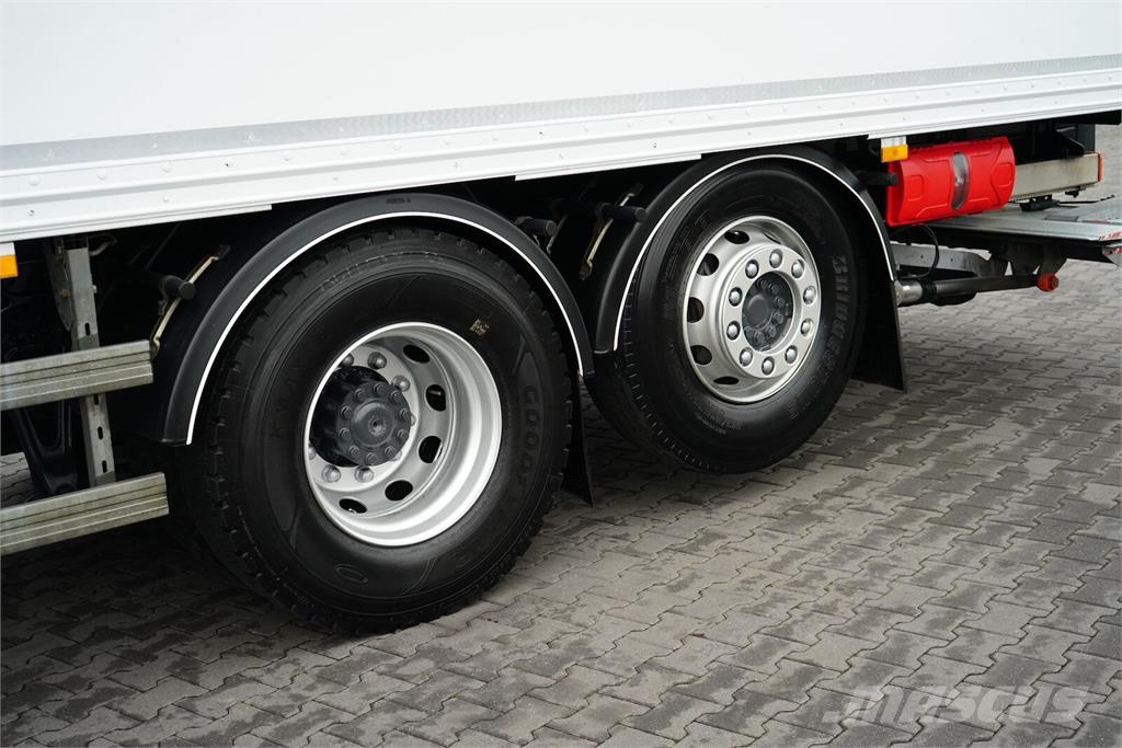 Mercedes-Benz ACTROS / 2543 / E 6 / MP 5 / KONTENER + WINDA / 21 Samochody ciężarowe ze skrzynią zamkniętą