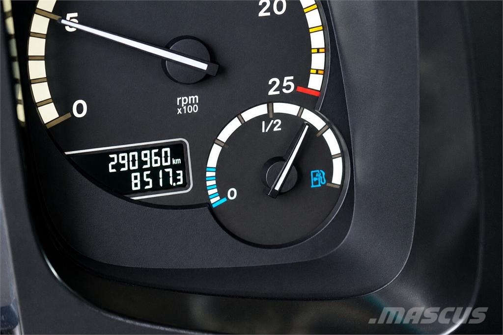 Mercedes-Benz ANTOS / 1833 / E 6 / KONTENER + WINDA / 21 PALET / Dobozos teherautók