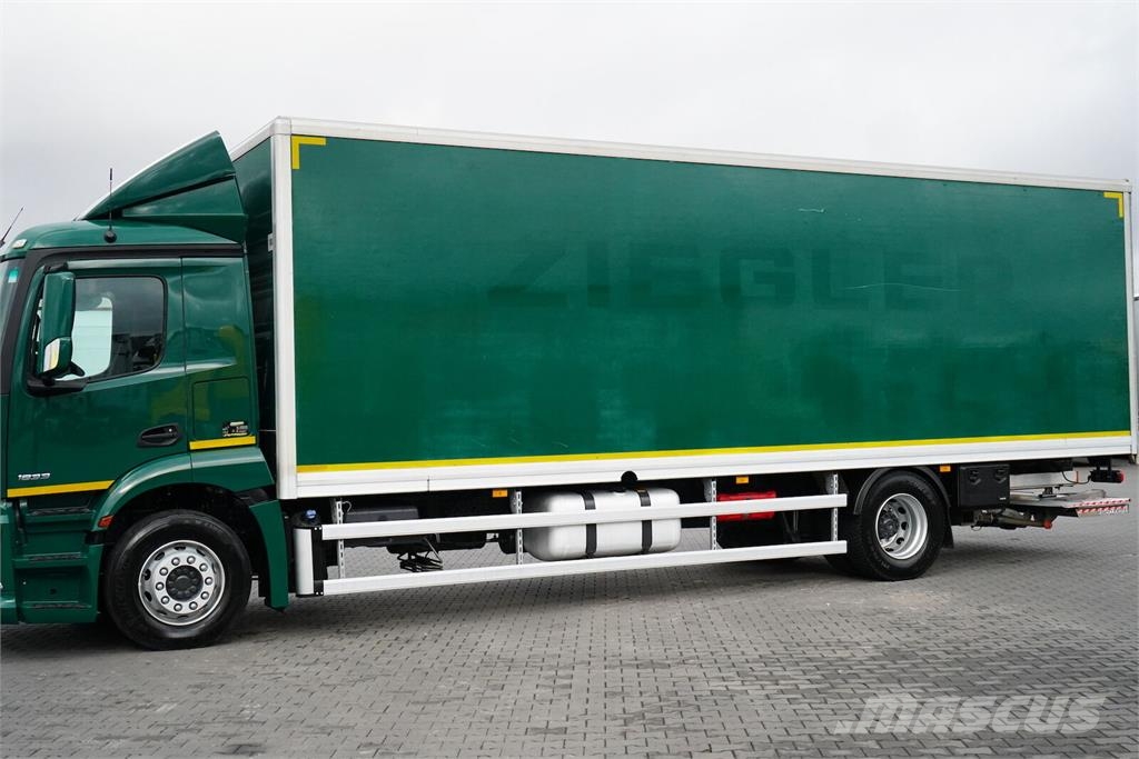Mercedes-Benz ANTOS / 1833 / E 6 / KONTENER + WINDA / 21 PALET / Dobozos teherautók