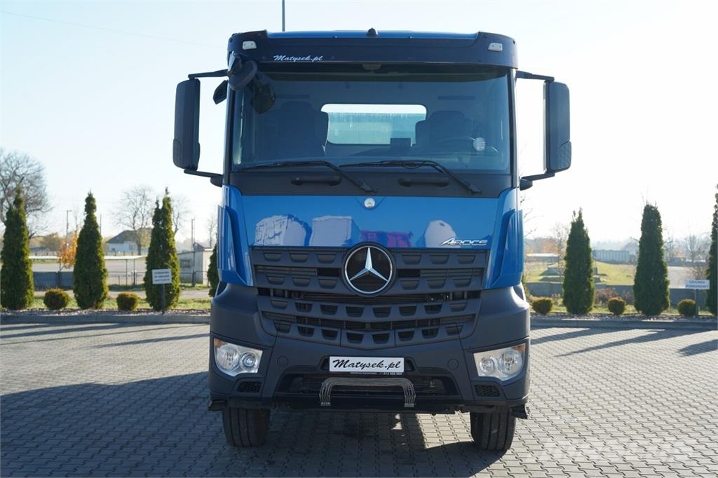 Mercedes-Benz AROCS 3336 / 6x4 / BASCULABILĂ PE 3 PĂRȚI - 5,2 M Kallurid