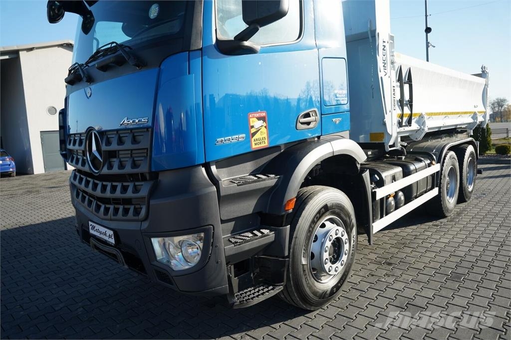 Mercedes-Benz AROCS 3336 / 6x4 / BASCULABILĂ PE 3 PĂRȚI - 5,2 M Kallurid