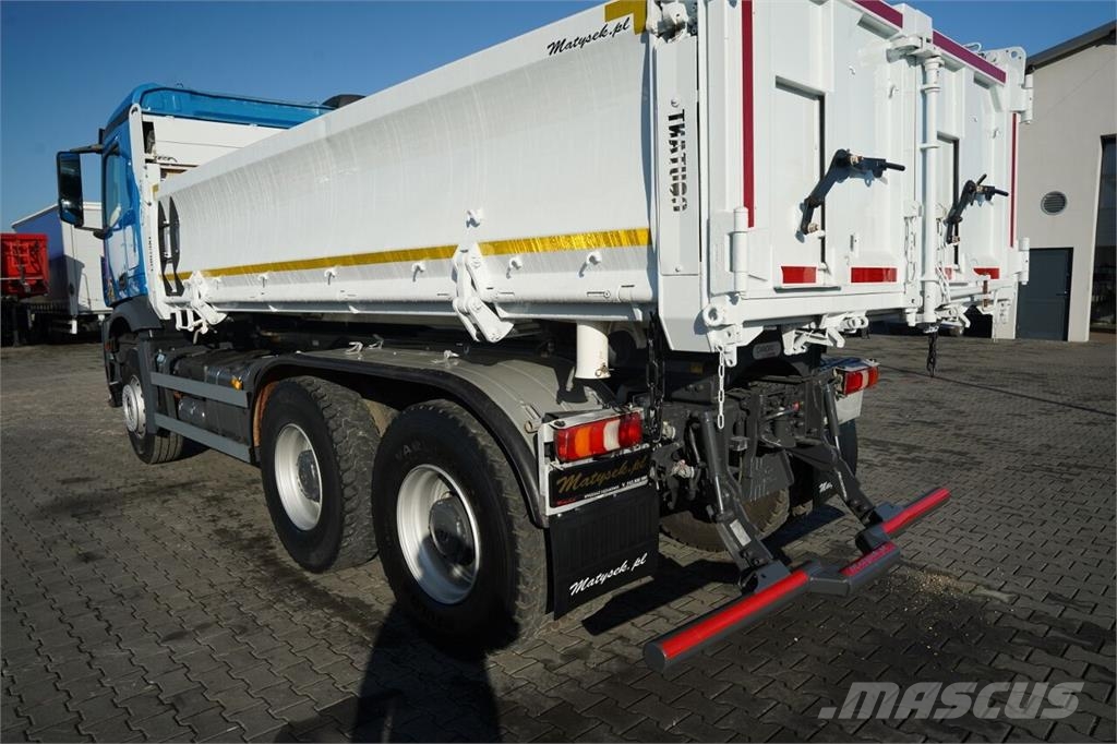 Mercedes-Benz AROCS 3336 / 6x4 / BASCULABILĂ PE 3 PĂRȚI - 5,2 M Kallurid