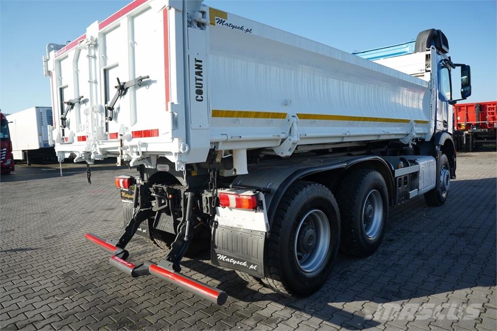 Mercedes-Benz AROCS 3336 / 6x4 / BASCULABILĂ PE 3 PĂRȚI - 5,2 M Kallurid