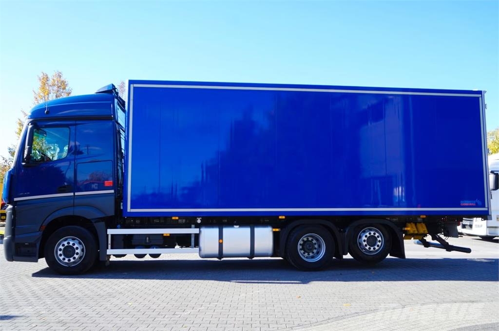 Mercedes-Benz Actros 2548 / 6×2 Temperature controlled trucks