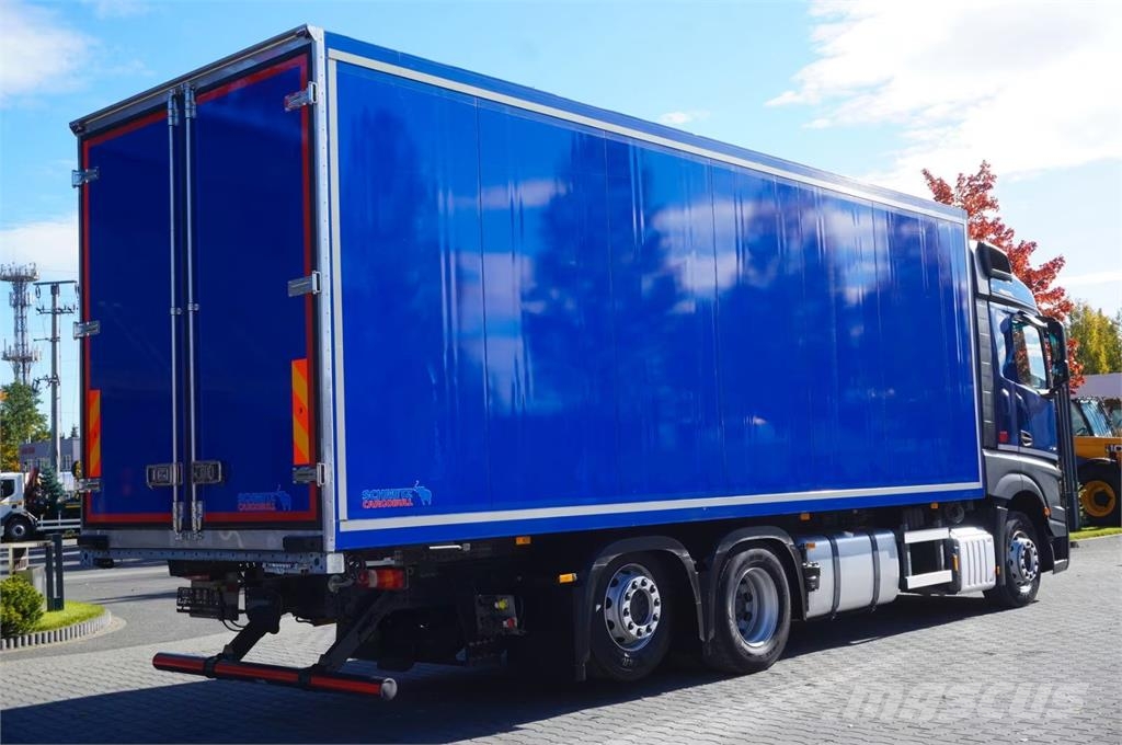 Mercedes-Benz Actros 2548 / 6×2 Temperature controlled trucks