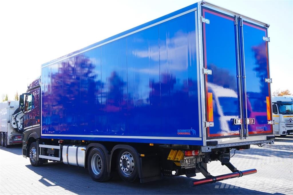 Mercedes-Benz Actros 2548 / 6×2 Temperature controlled trucks