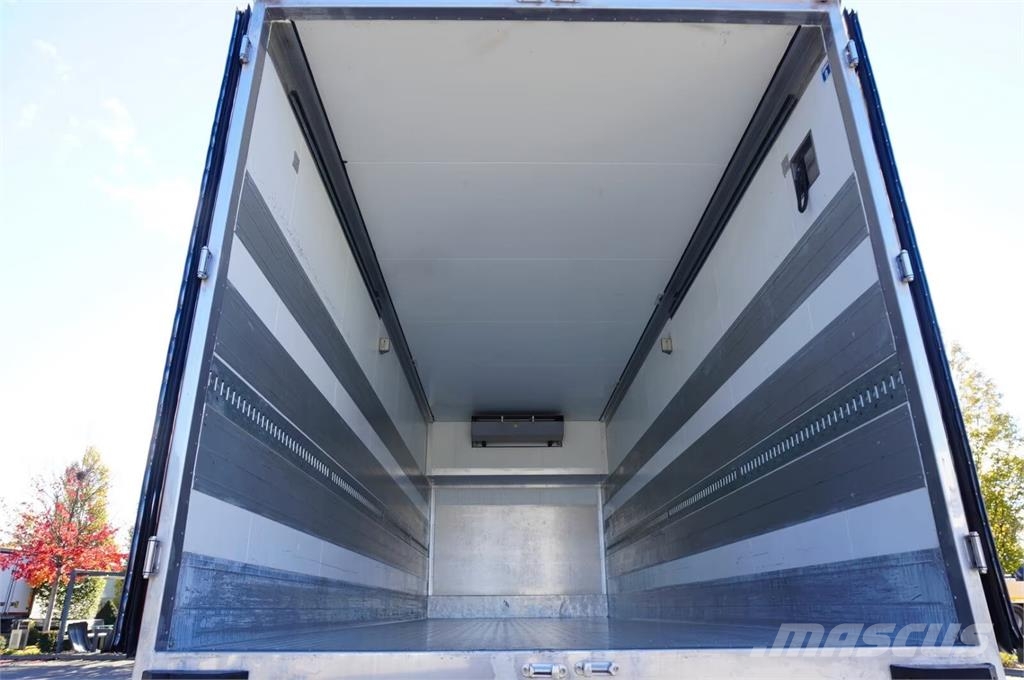 Mercedes-Benz Actros 2548 / 6×2 Temperature controlled trucks