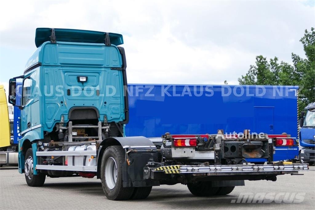 Mercedes-Benz Actros 1840 BDF Container Truck / 2 XL Fuel Tanks  Chasís