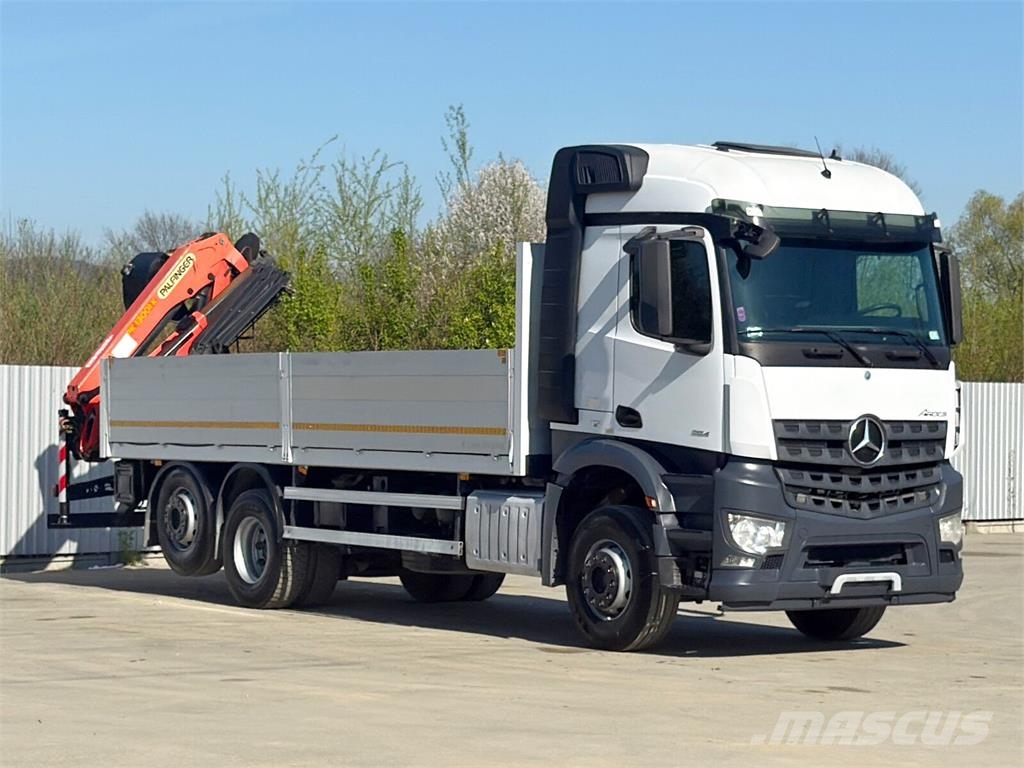 Mercedes-Benz AROCS 2542 平板栏板货车