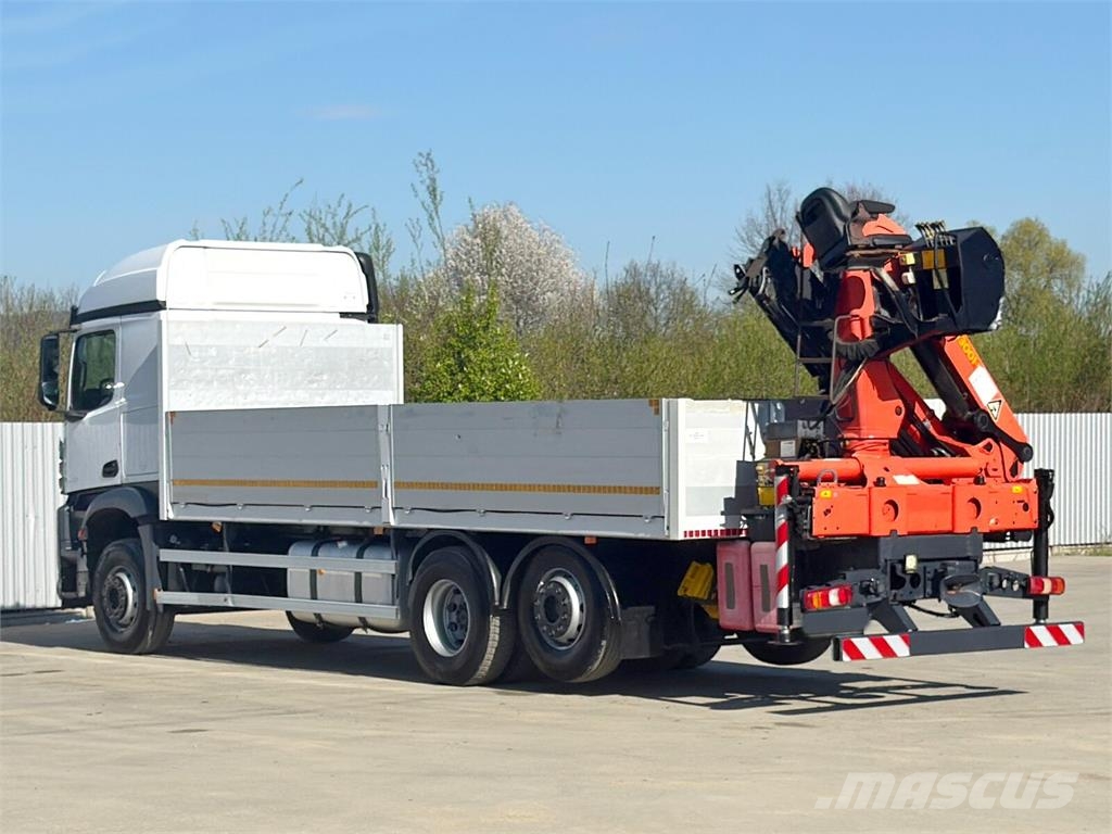 Mercedes-Benz AROCS 2542 平板栏板货车