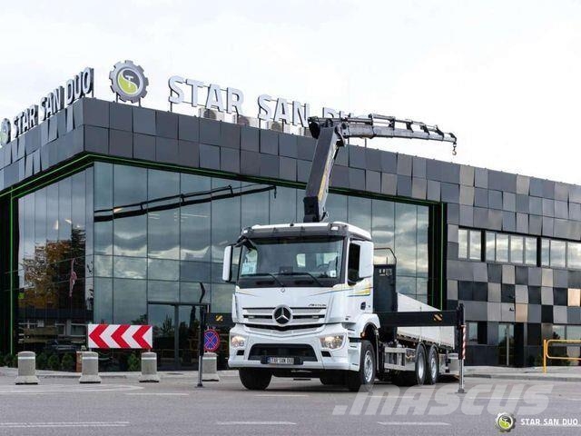 Mercedes-Benz AROCS 2532 6x2 PALFINGER PK 22002 平板栏板货车