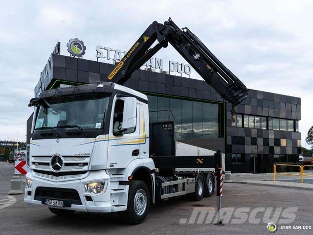 Mercedes-Benz AROCS 2532 6x2 PALFINGER PK 22002 平板栏板货车