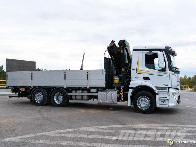 Mercedes-Benz AROCS 2532 6x2 PALFINGER PK 22002 平板栏板货车