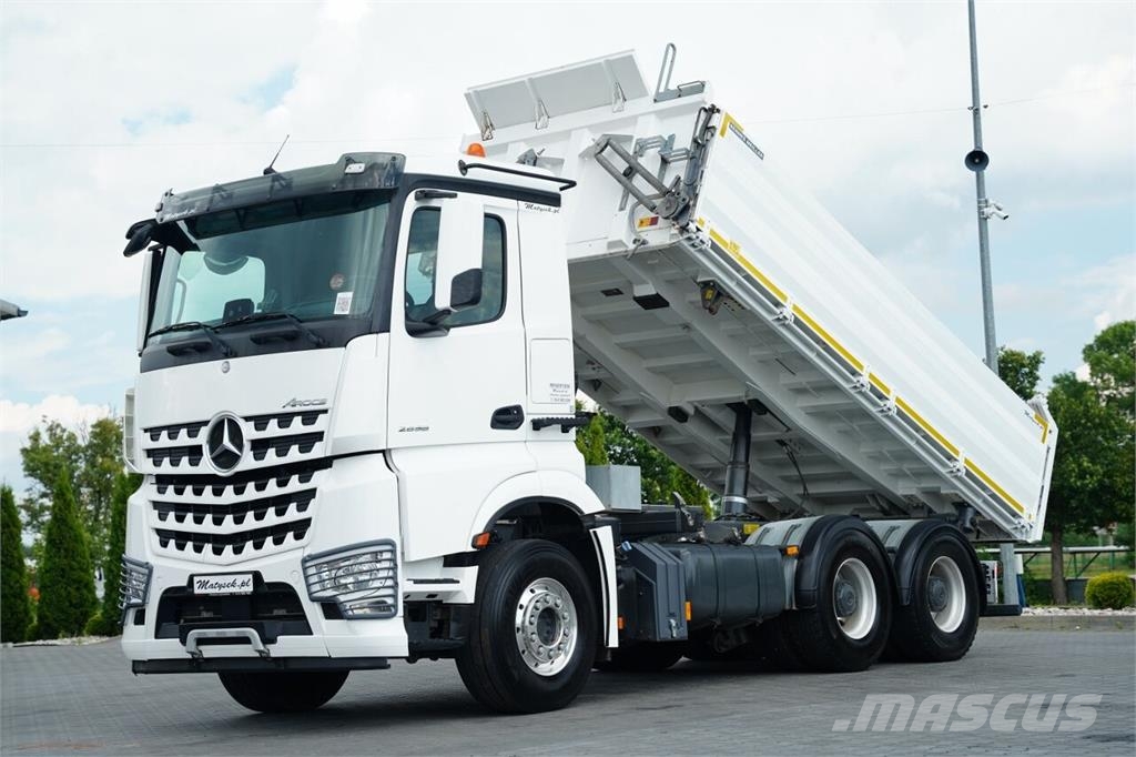Mercedes-Benz AROCS 2658 Camion benne