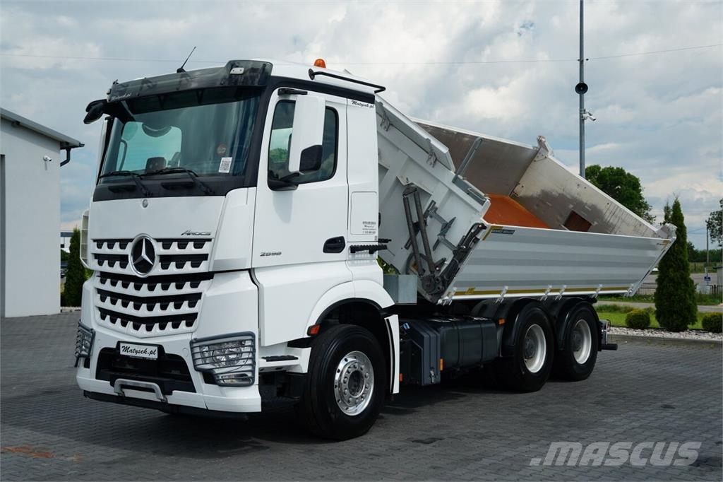 Mercedes-Benz AROCS 2658 Camion benne