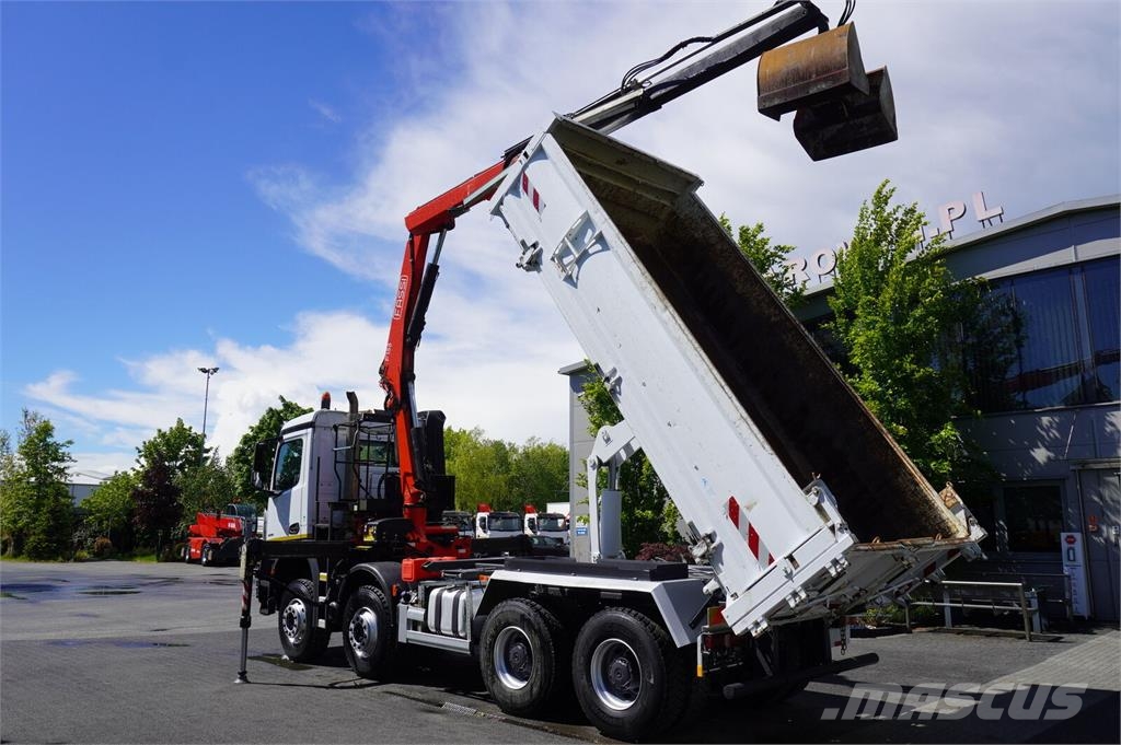 Mercedes-Benz Arocs 3236 8×4 / 90 tho. km / Fassi F155A.0.22 / r Bañeras basculantes usadas
