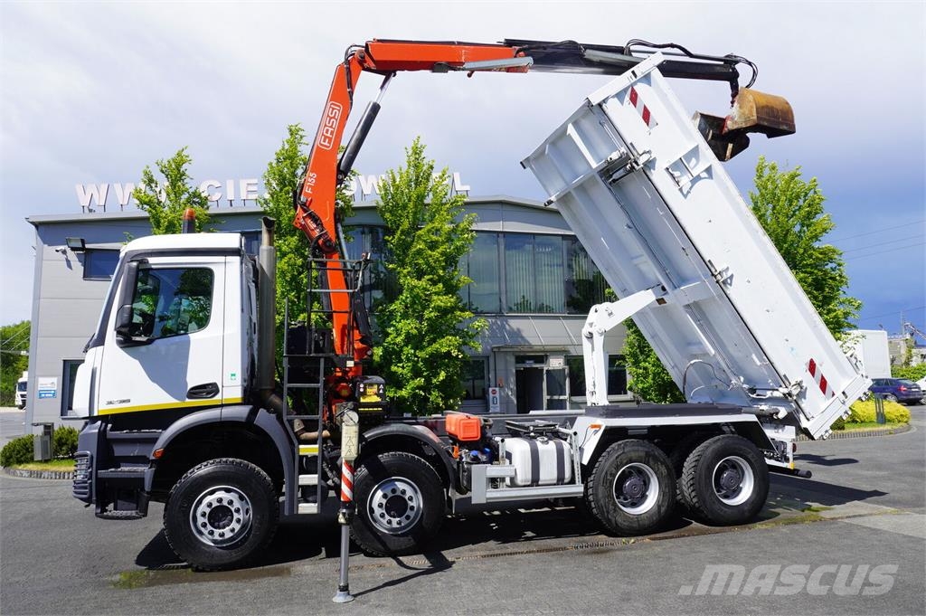 Mercedes-Benz Arocs 3236 8×4 / 90 tho. km / Fassi F155A.0.22 / r Bañeras basculantes usadas