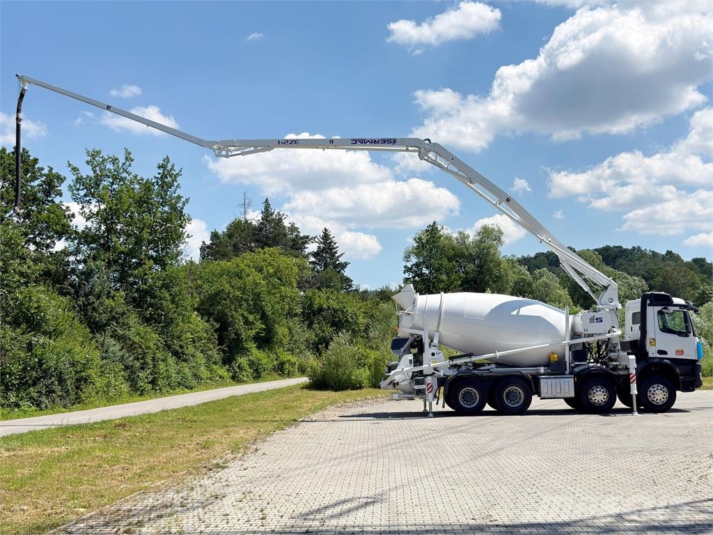 Mercedes-Benz AROCS 3743 * Betonpumpe + FUNK * 8x4 * TOP Betonpumpen