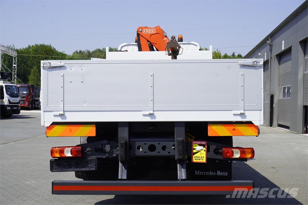 Mercedes-Benz Arocs 1827 4x2 / 70 tho km!!! / Fassi F135A.0.22 c 平板栏板货车