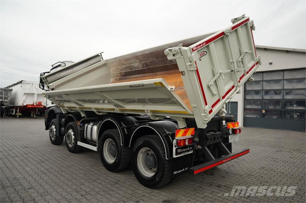 Mercedes-Benz AROCS 3240 / 8x4 / WYWROTKA - 5,7 M / HYDROBURTA / Camion benne