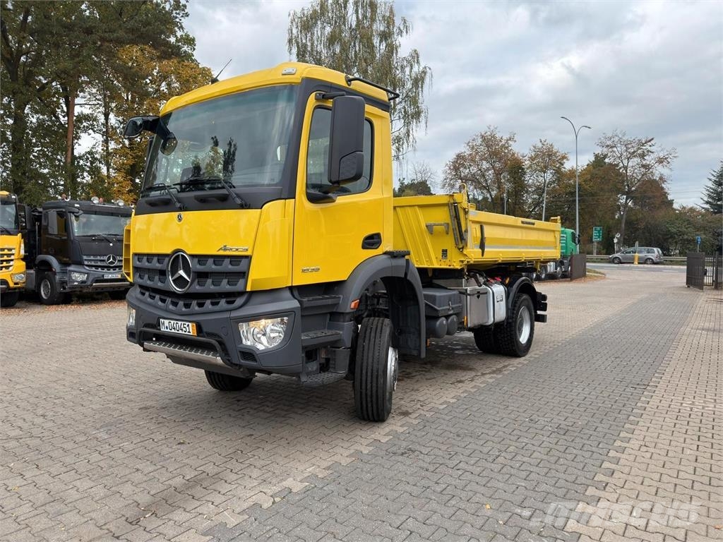 Mercedes-Benz AROCS 1835 Lastbiler med tip