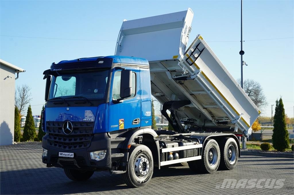 Mercedes-Benz AROCS 3336 / 6x4 / BASCULABILĂ PE 3 PĂRȚI - 5,2 M Kallurid
