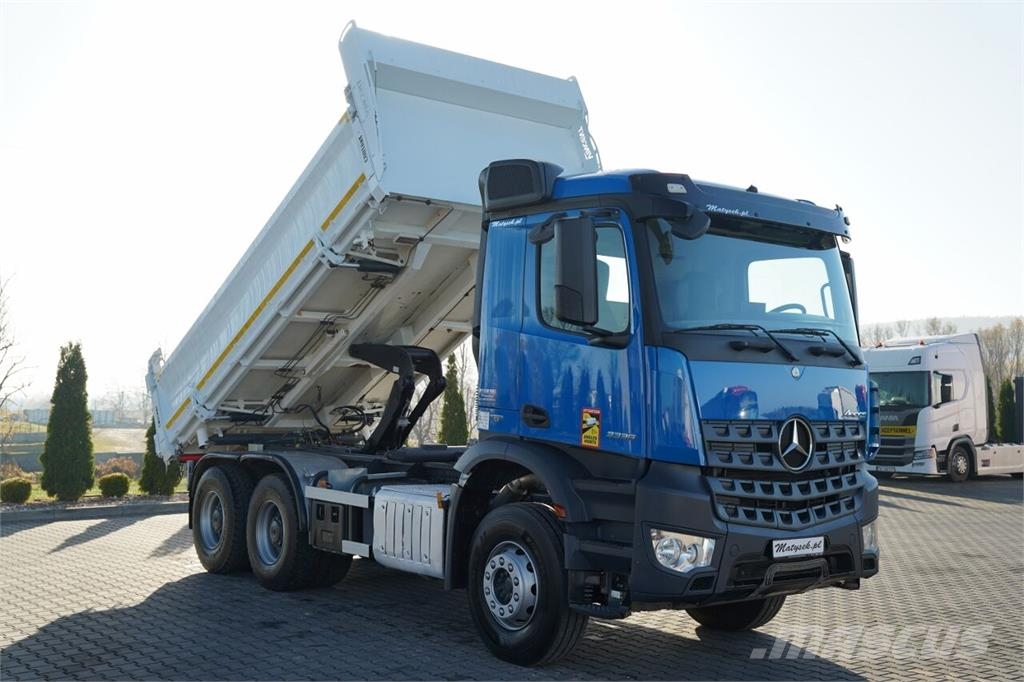 Mercedes-Benz AROCS 3336 / 6x4 / BASCULABILĂ PE 3 PĂRȚI - 5,2 M Kallurid